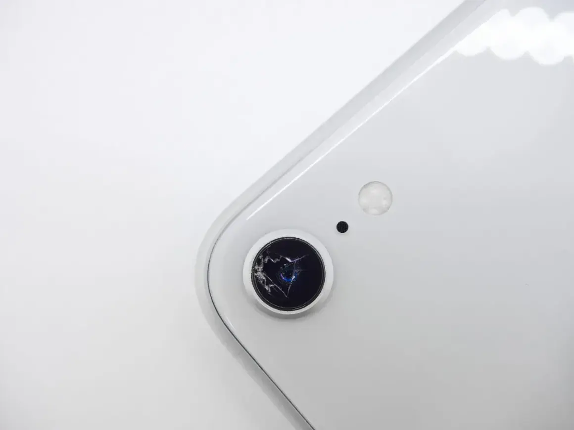 Ile kosztuje naprawa aparatu w telefonie? Sprawdź ceny i modele